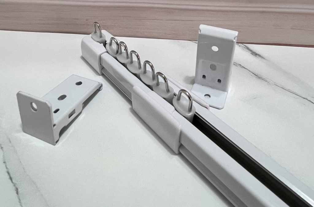 Aluminum alloy extendable track