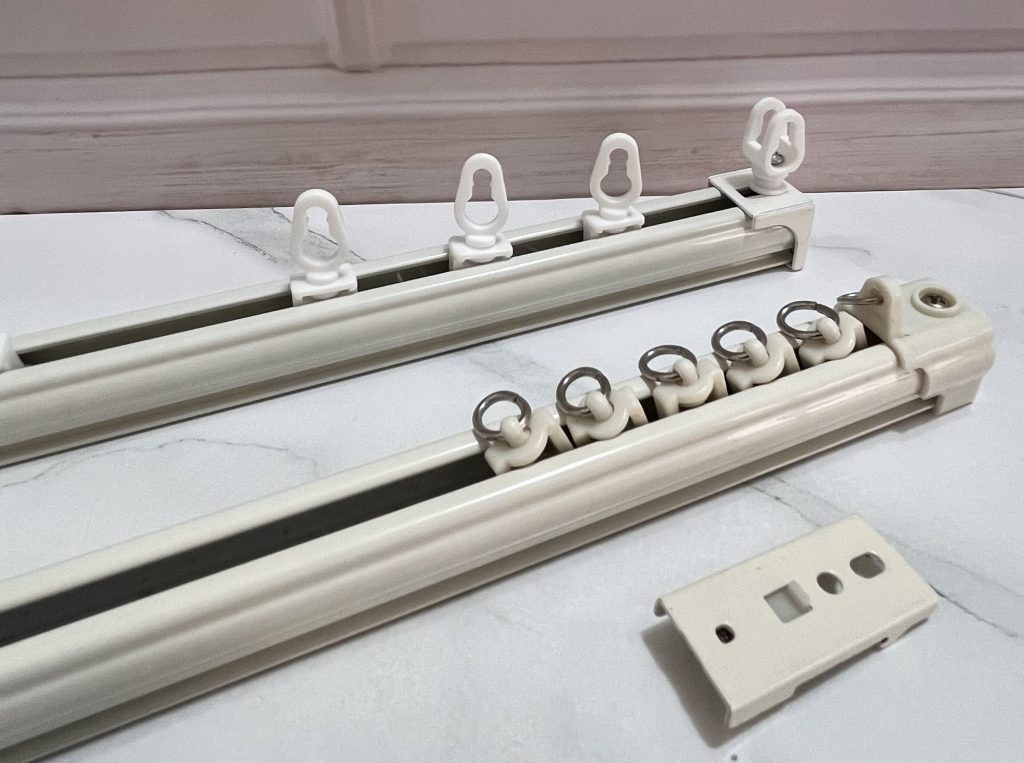 Engineering curtain track