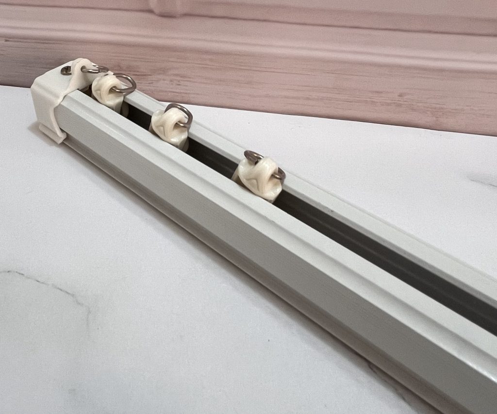 Engineering curtain track for heavy-duty curtains